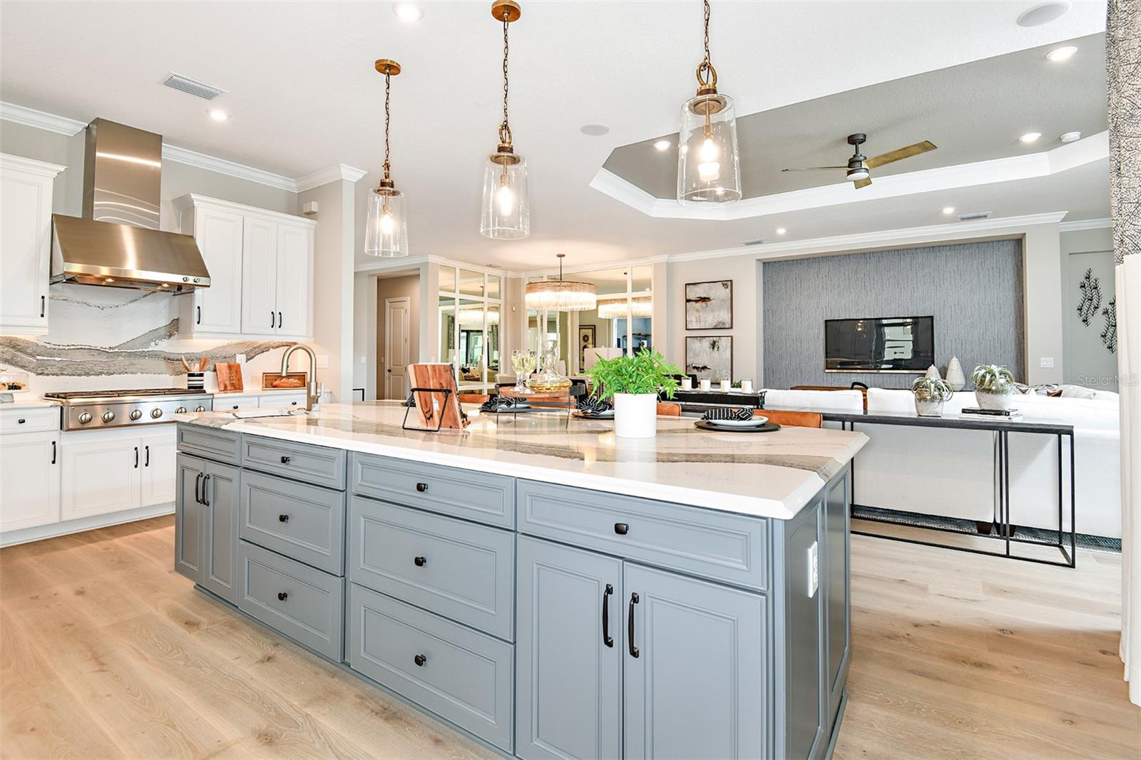 10221 SILENT NIGHT LANE