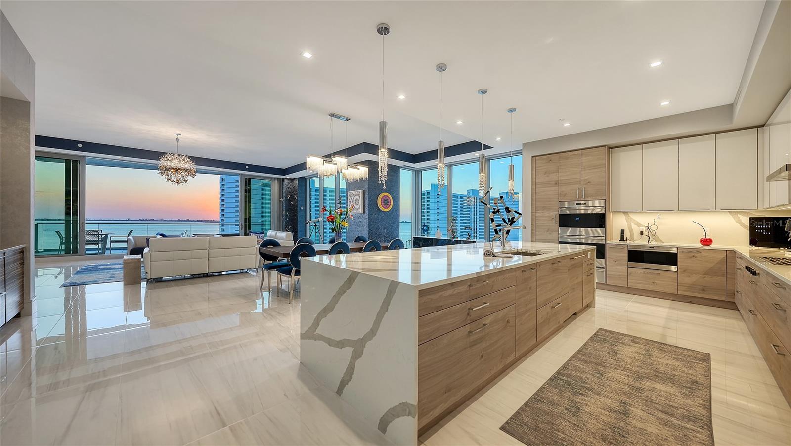 401 QUAY  COMMONS 805