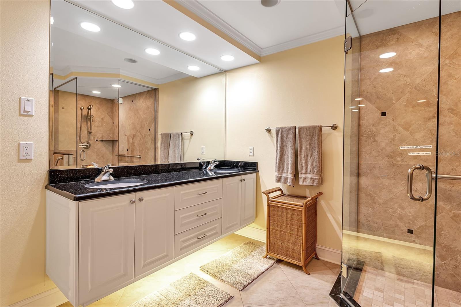 MARINERS COVE I - Residential