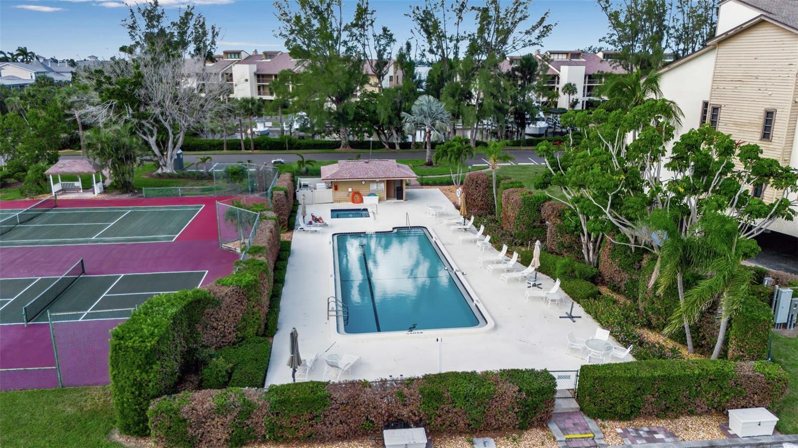 MARINERS COVE I - Residential