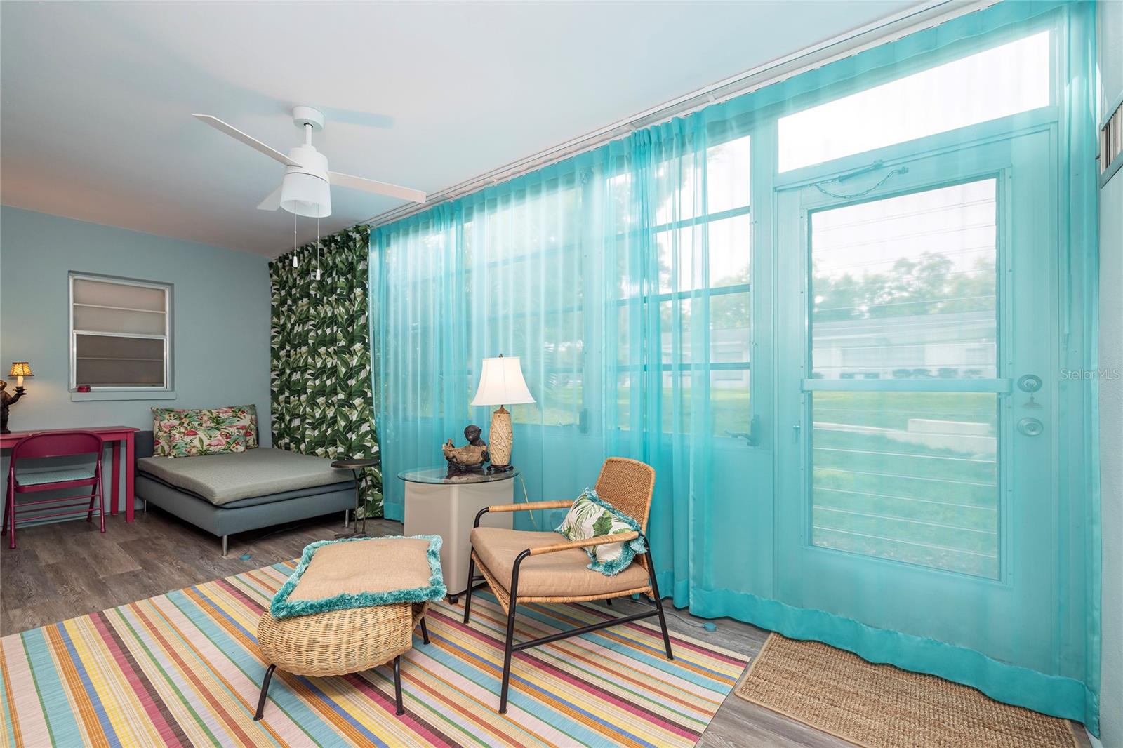 DOUGLAS ARMS - Residential