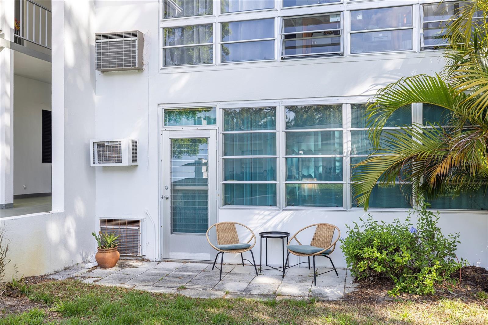 DOUGLAS ARMS - Residential