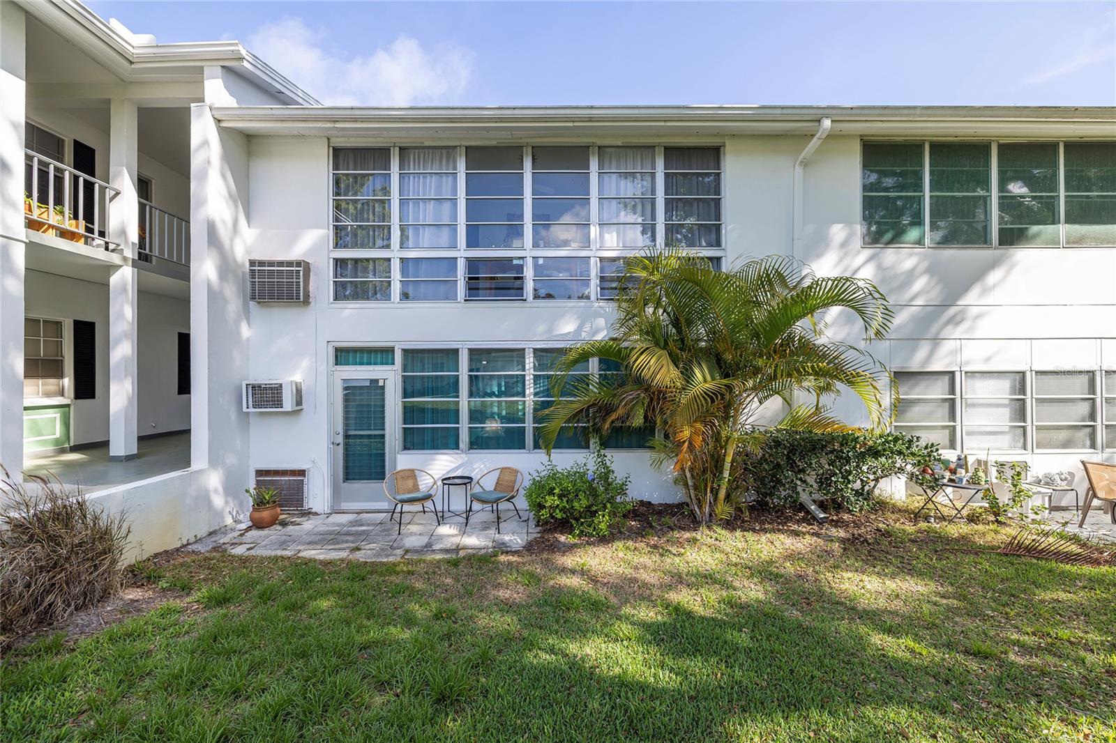 DOUGLAS ARMS - Residential