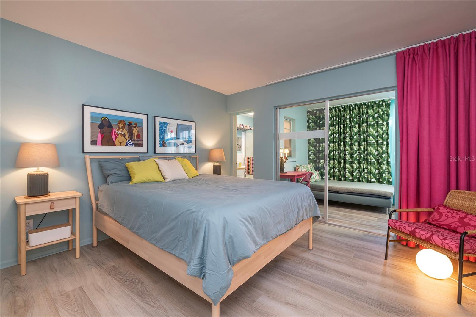 DOUGLAS ARMS - Residential