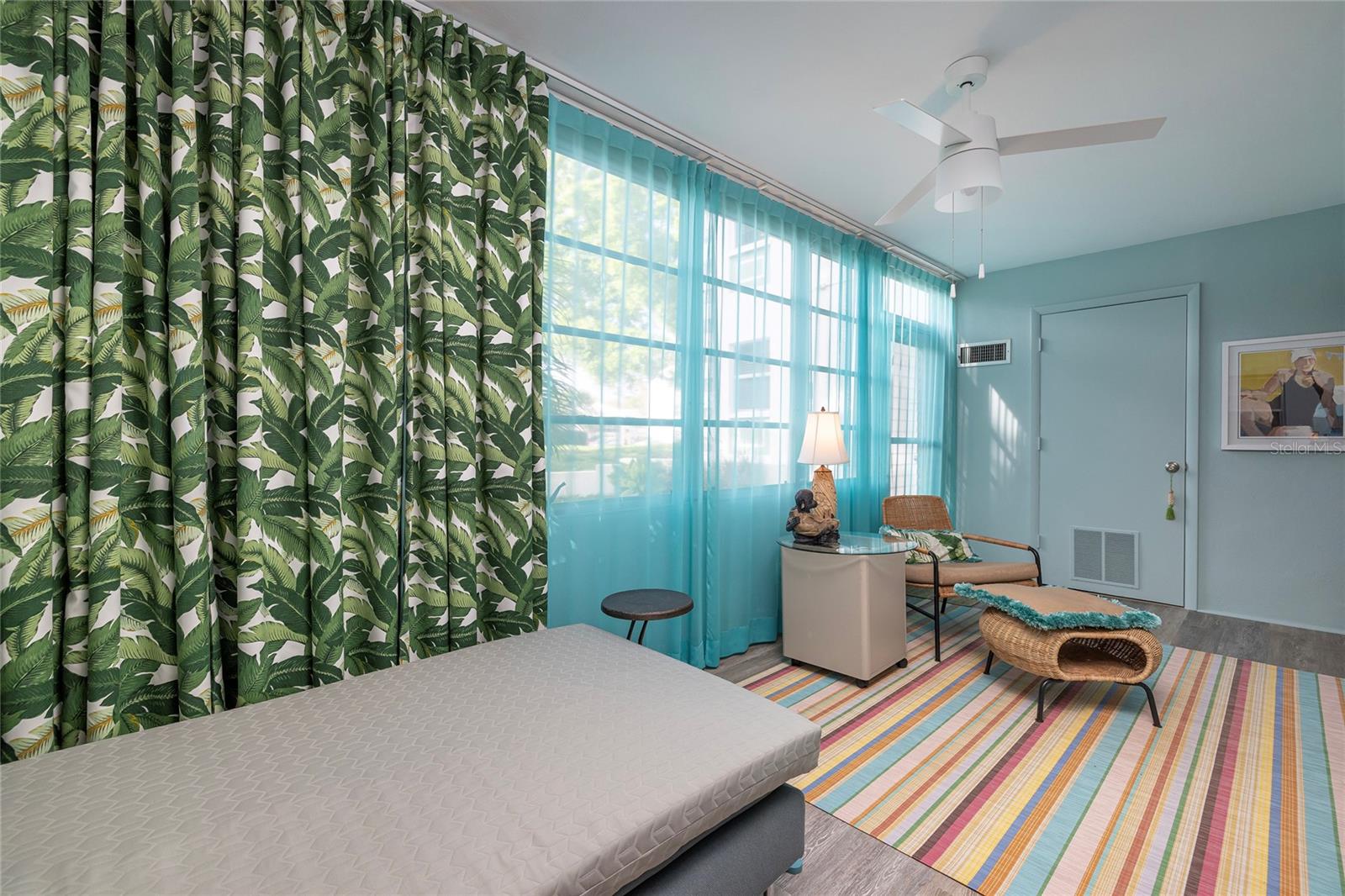 DOUGLAS ARMS - Residential