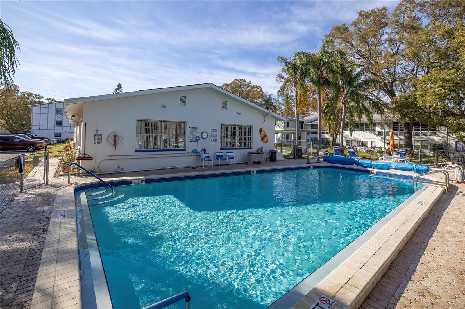 DOUGLAS ARMS - Residential