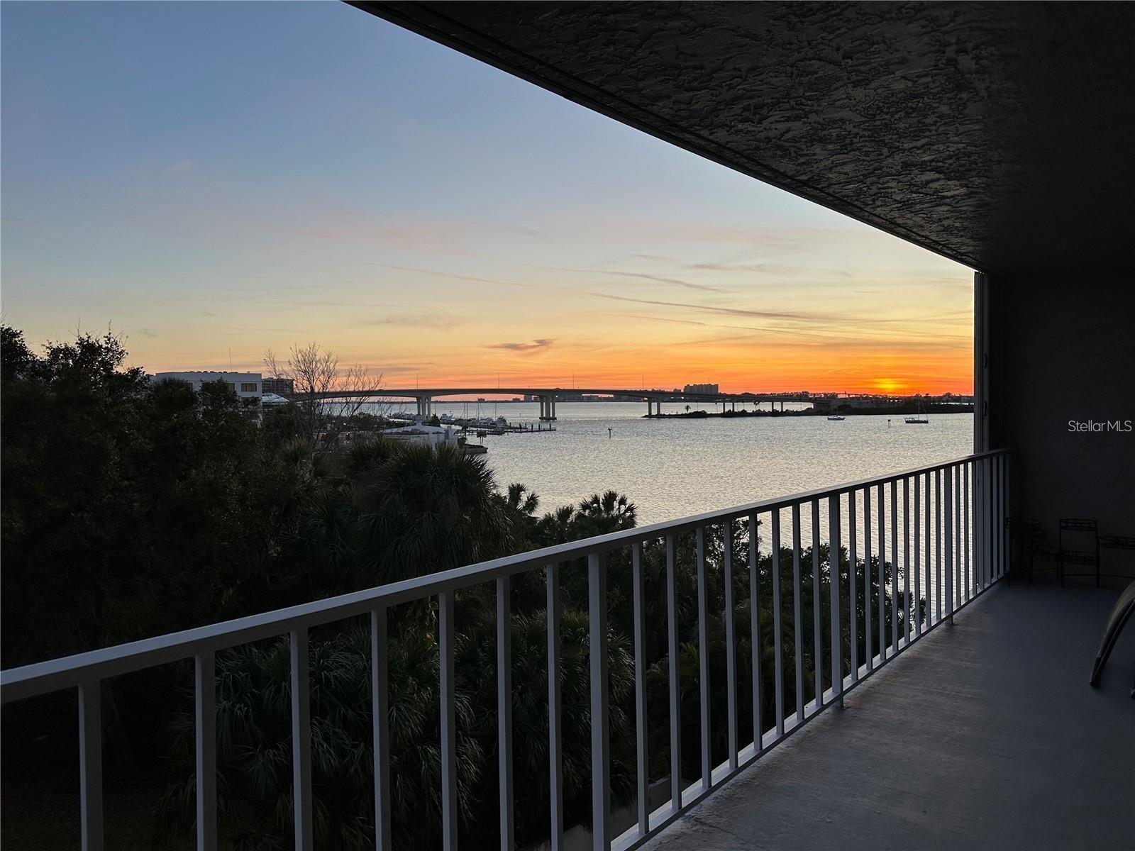 HARBOR BLUFFS WATERFRONT CONDO - Residential