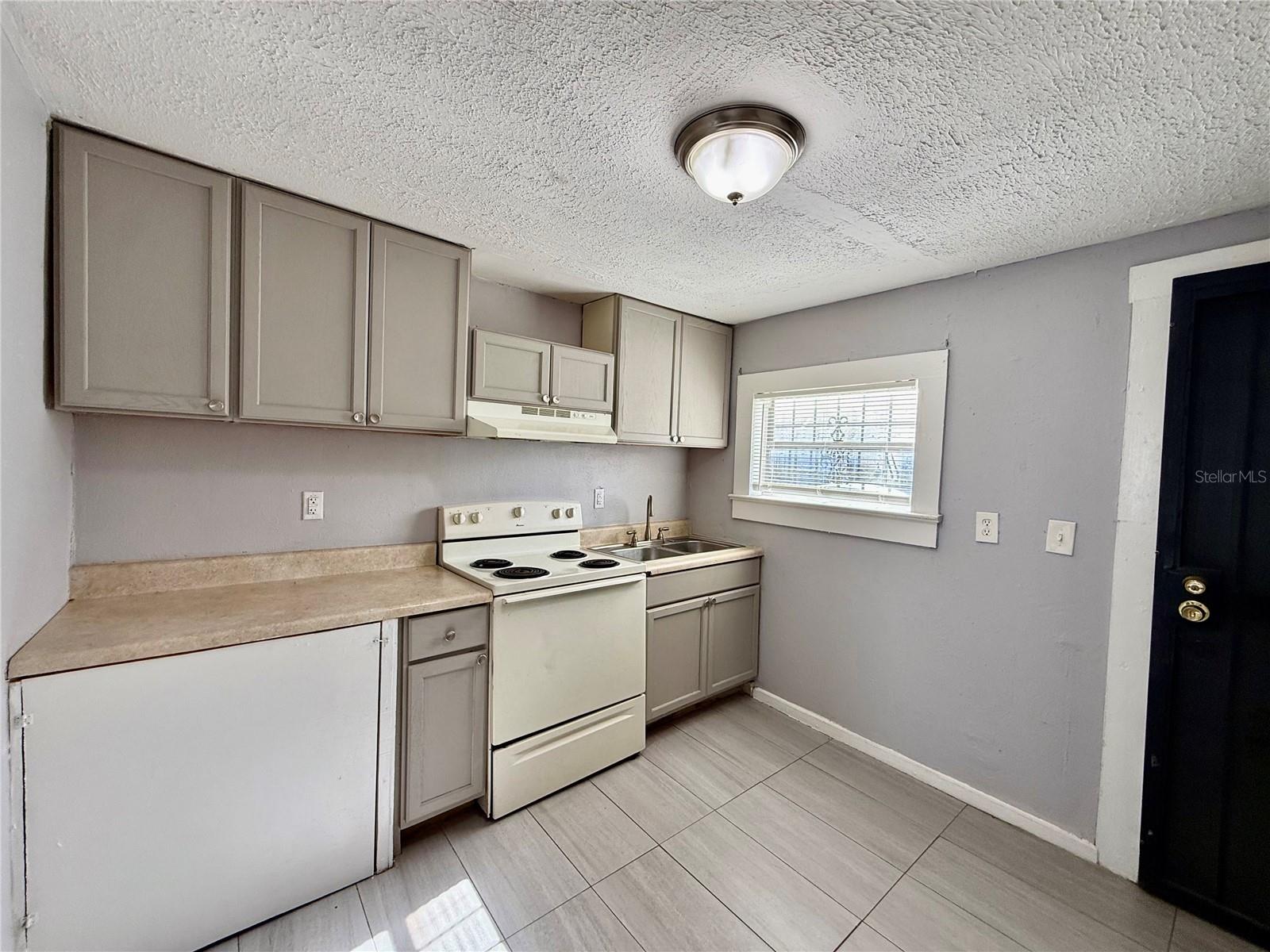 BELLMONT HEIGHTS - Residential Lease