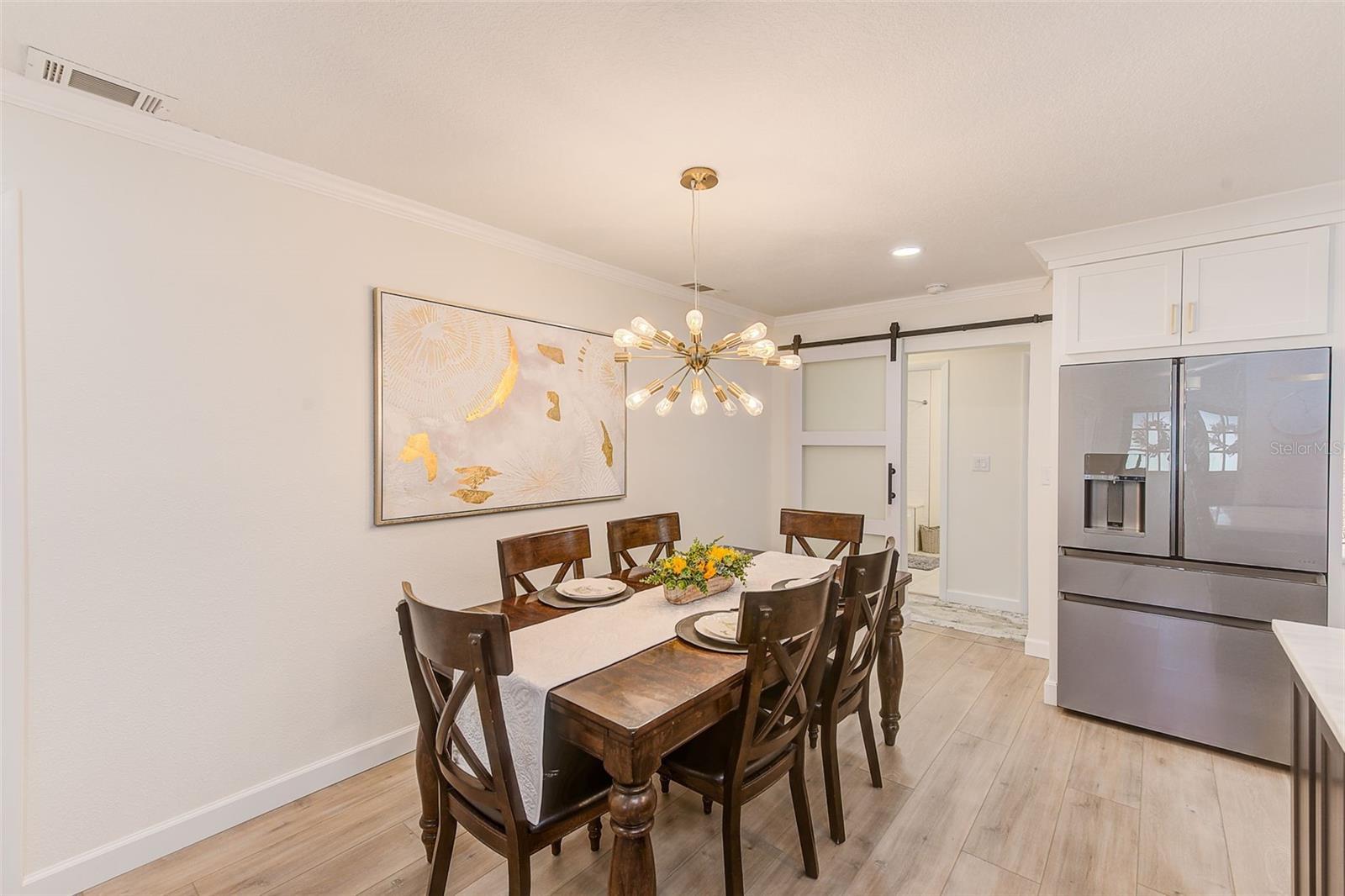 DEL ROBLES - Residential