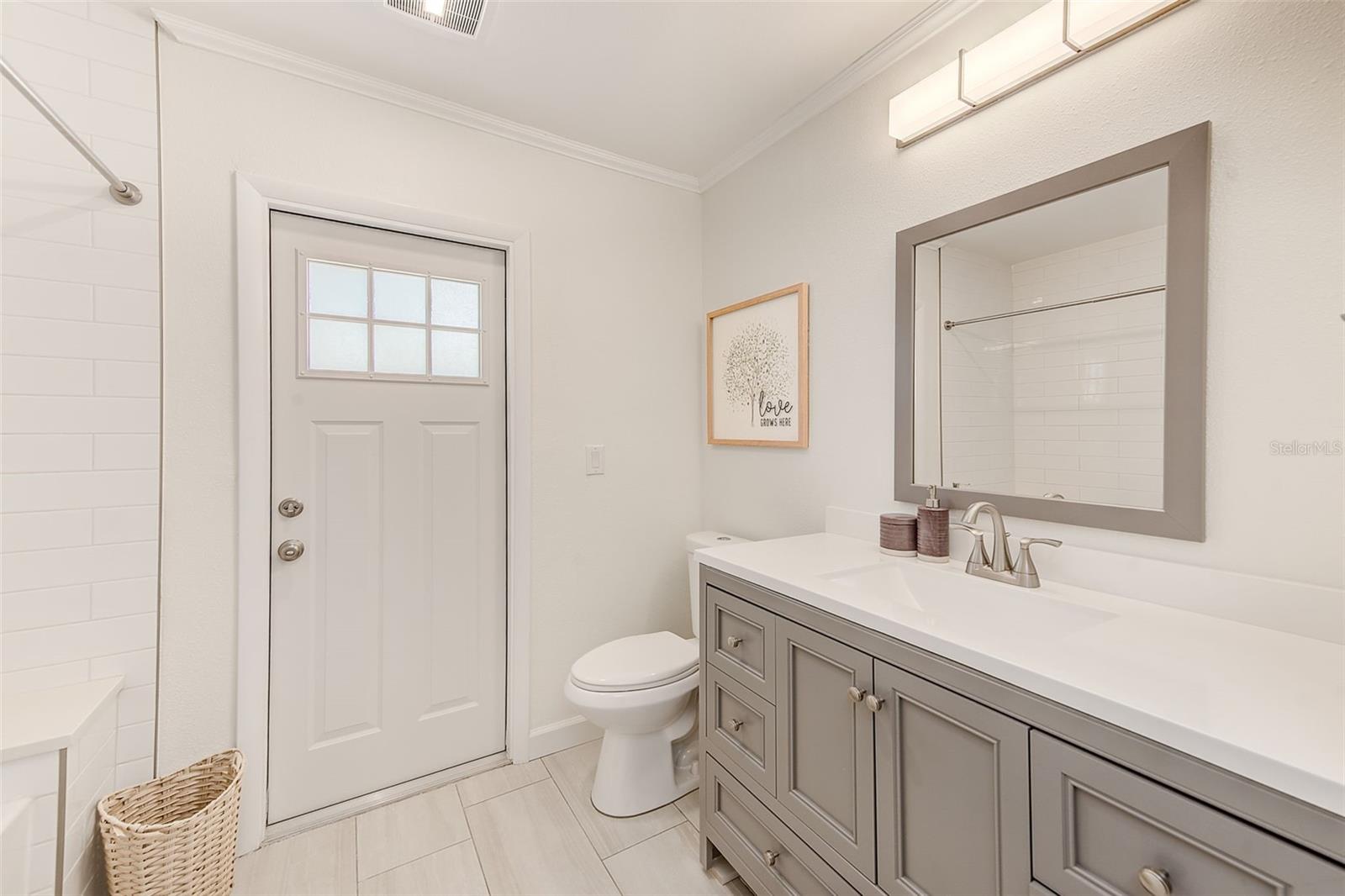 DEL ROBLES - Residential