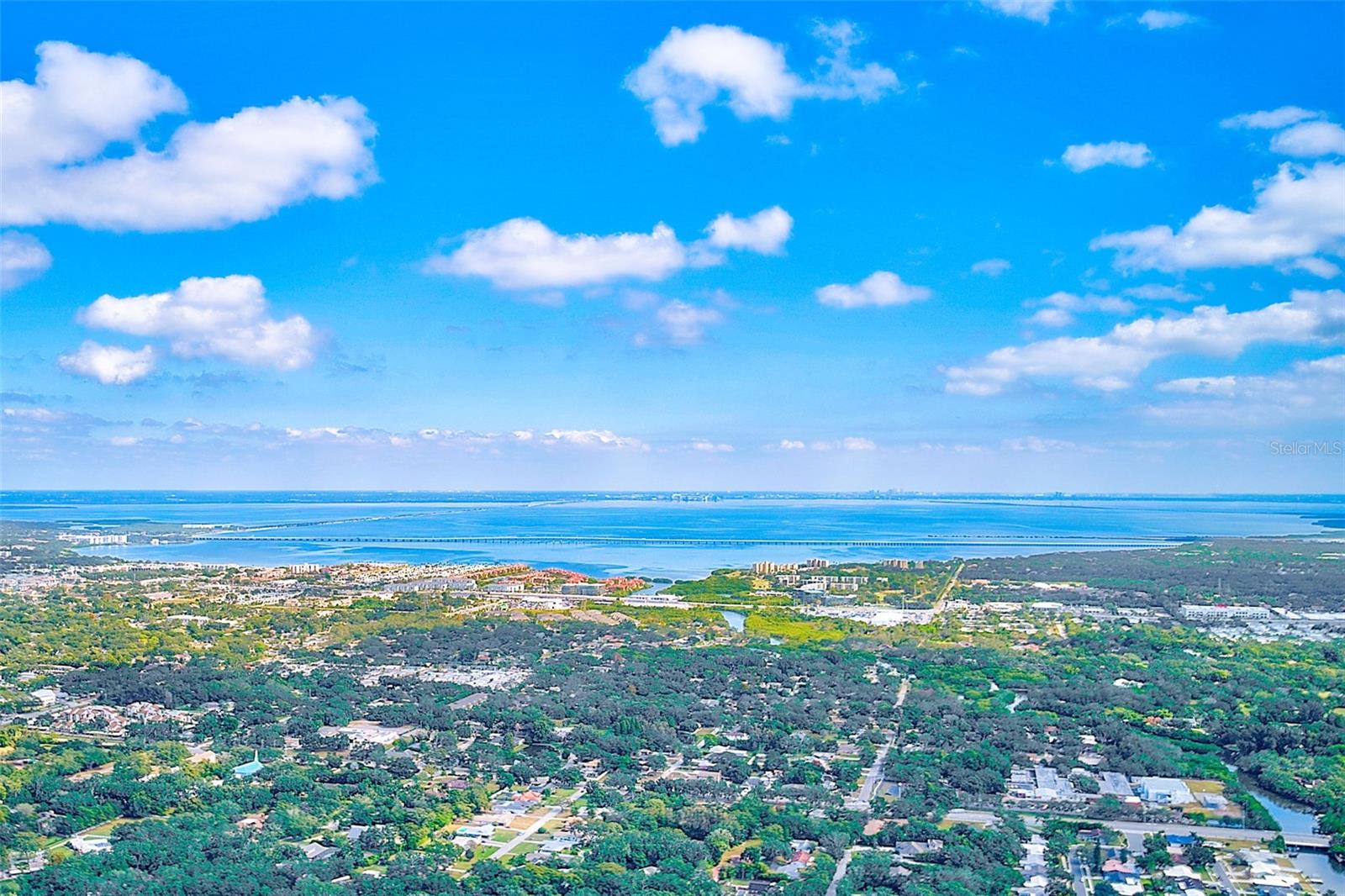 DEL ROBLES - Residential