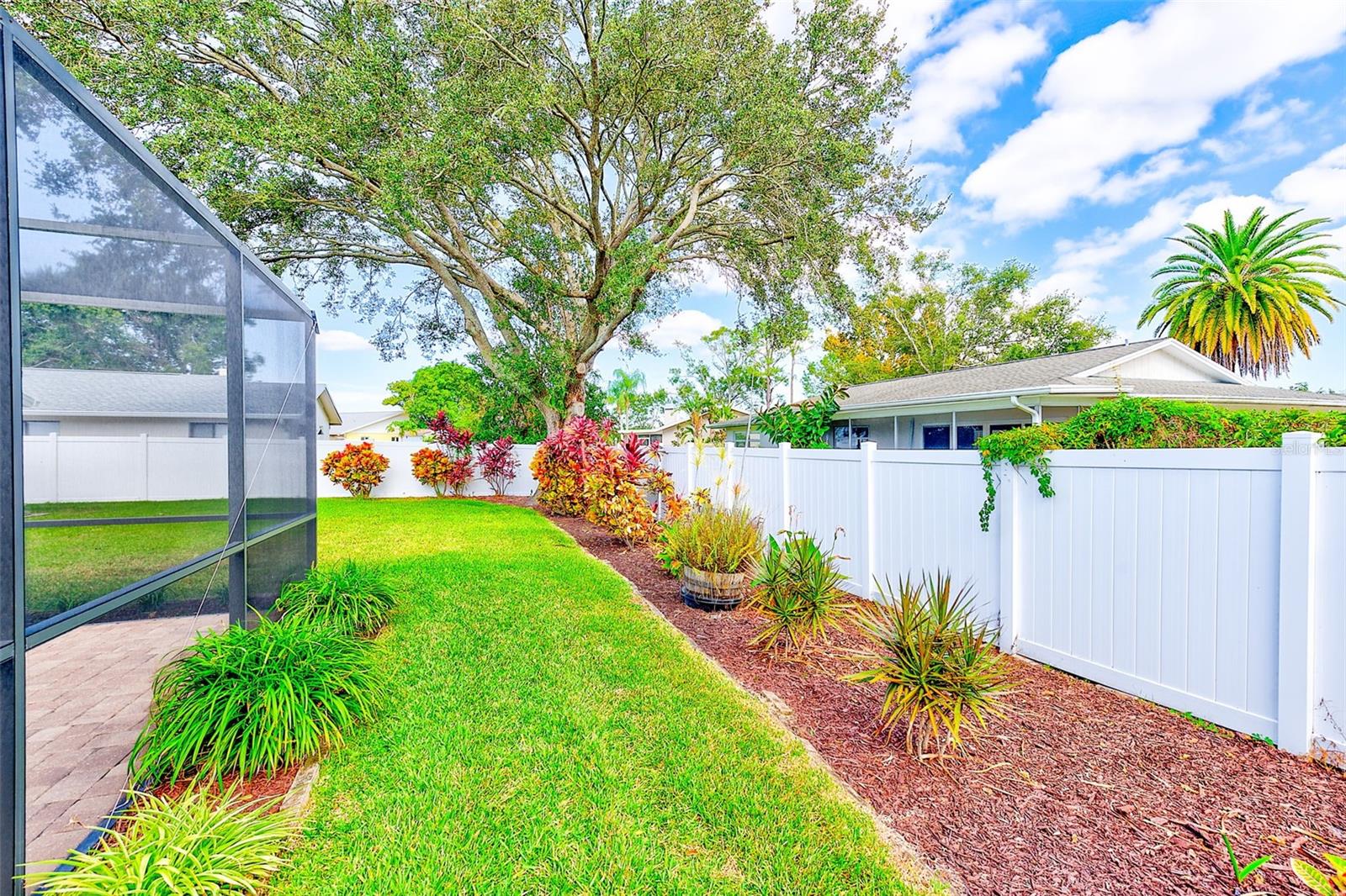 DEL ROBLES - Residential