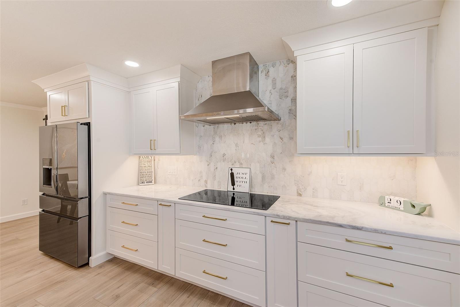 DEL ROBLES - Residential