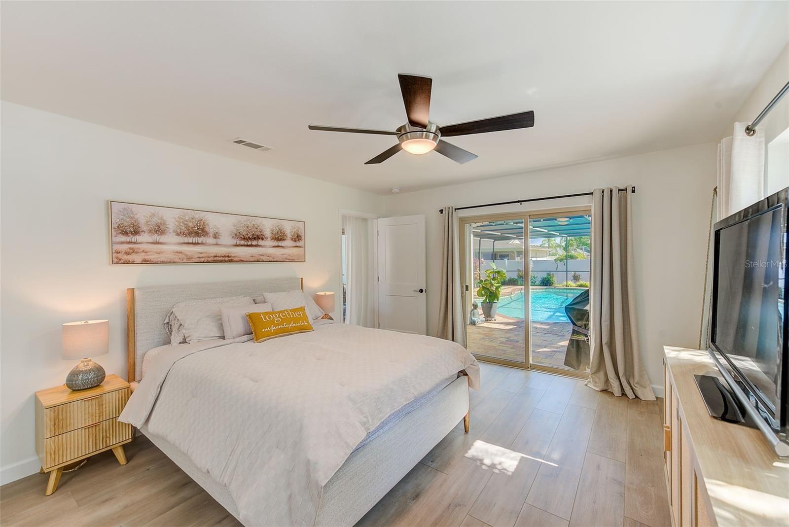 DEL ROBLES - Residential