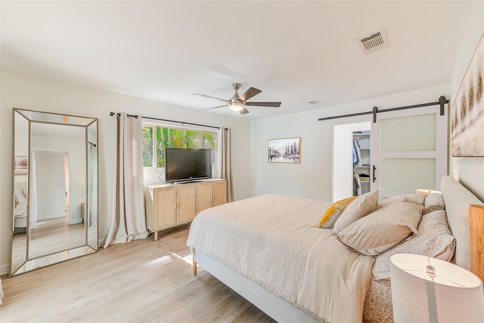 DEL ROBLES - Residential