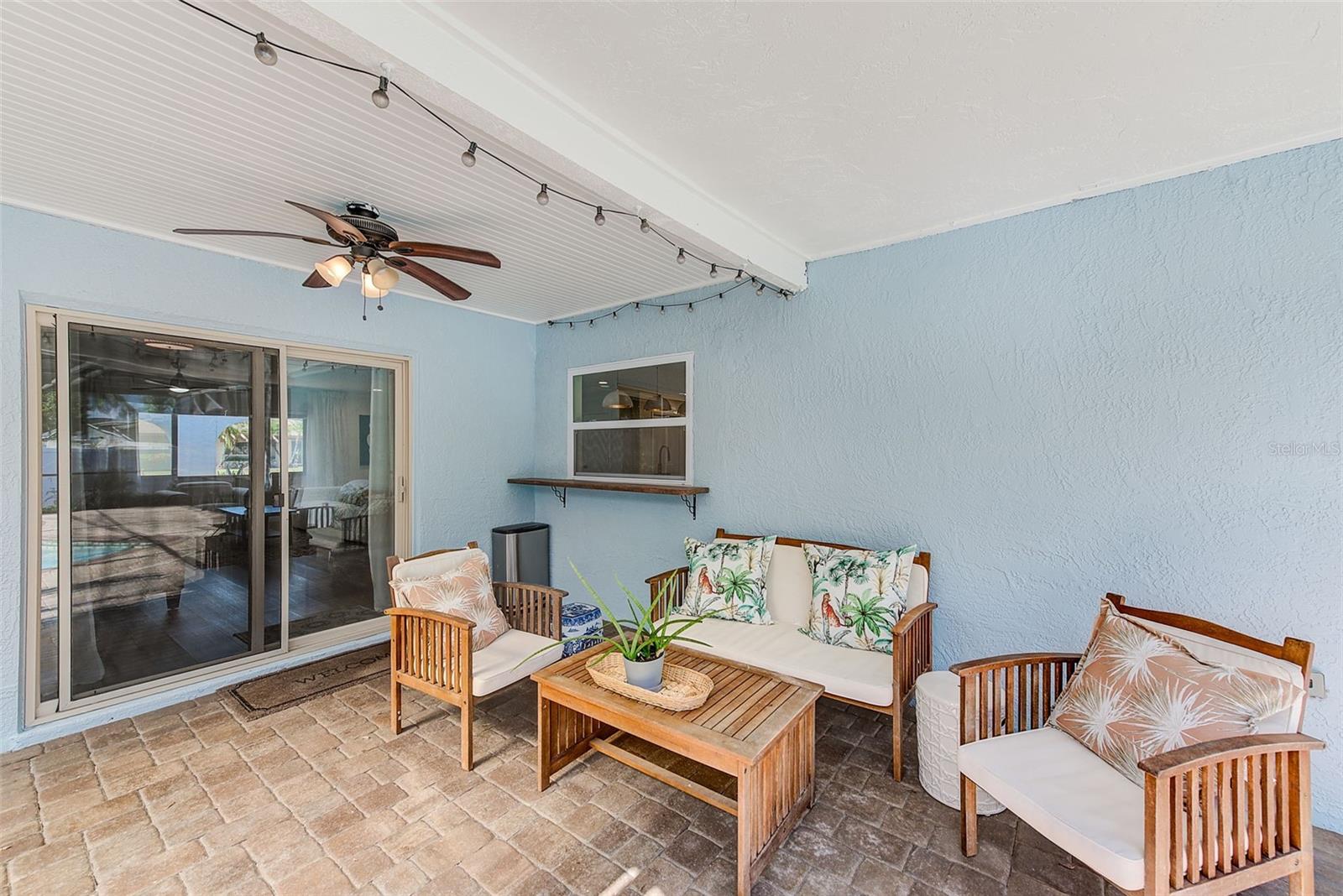 DEL ROBLES - Residential