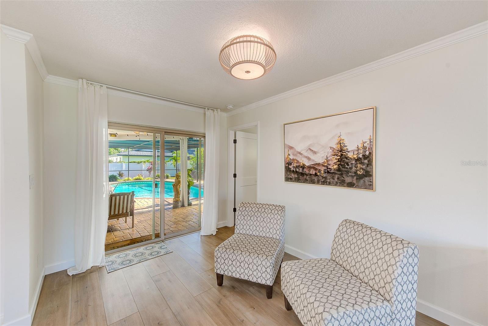 DEL ROBLES - Residential