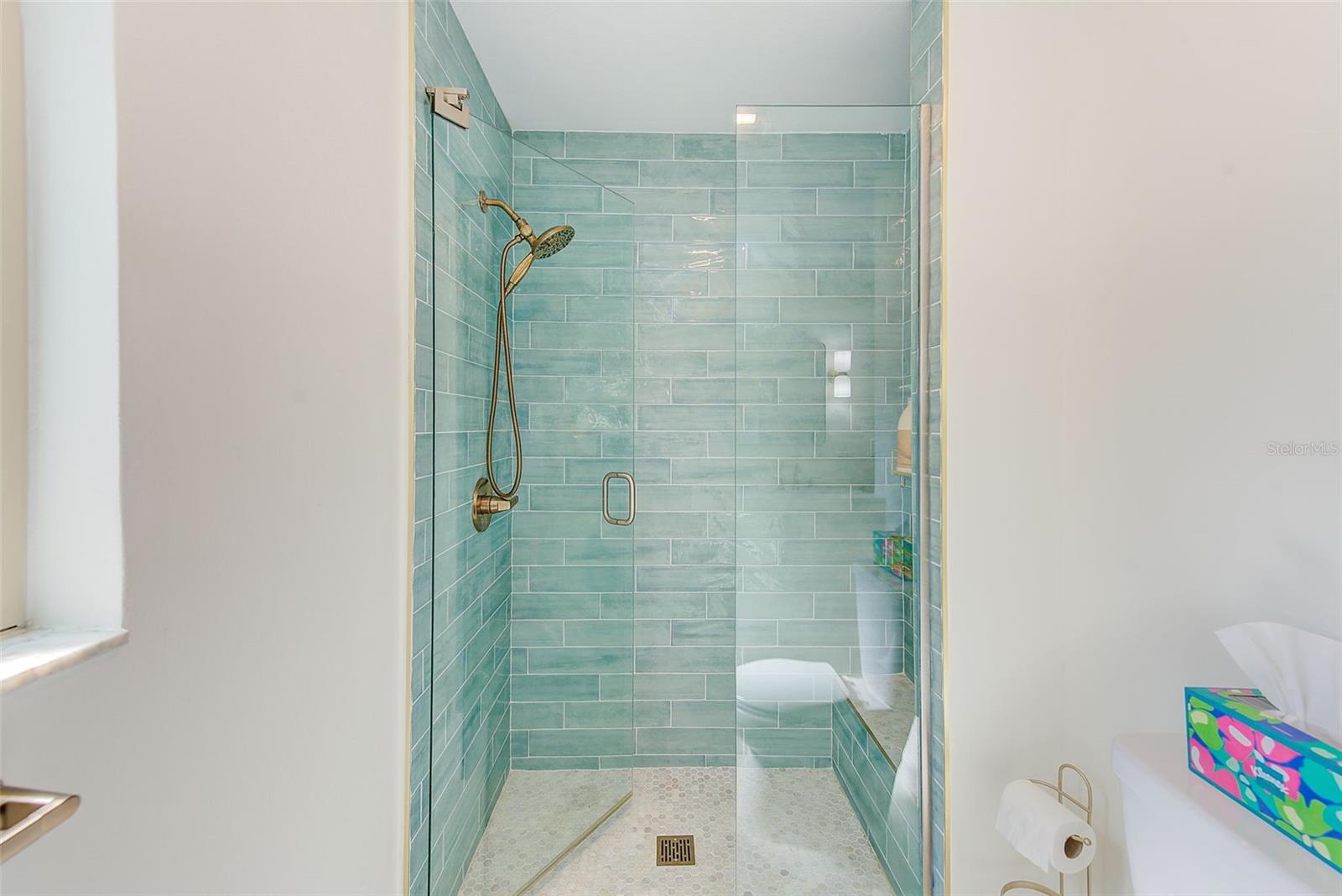 DEL ROBLES - Residential