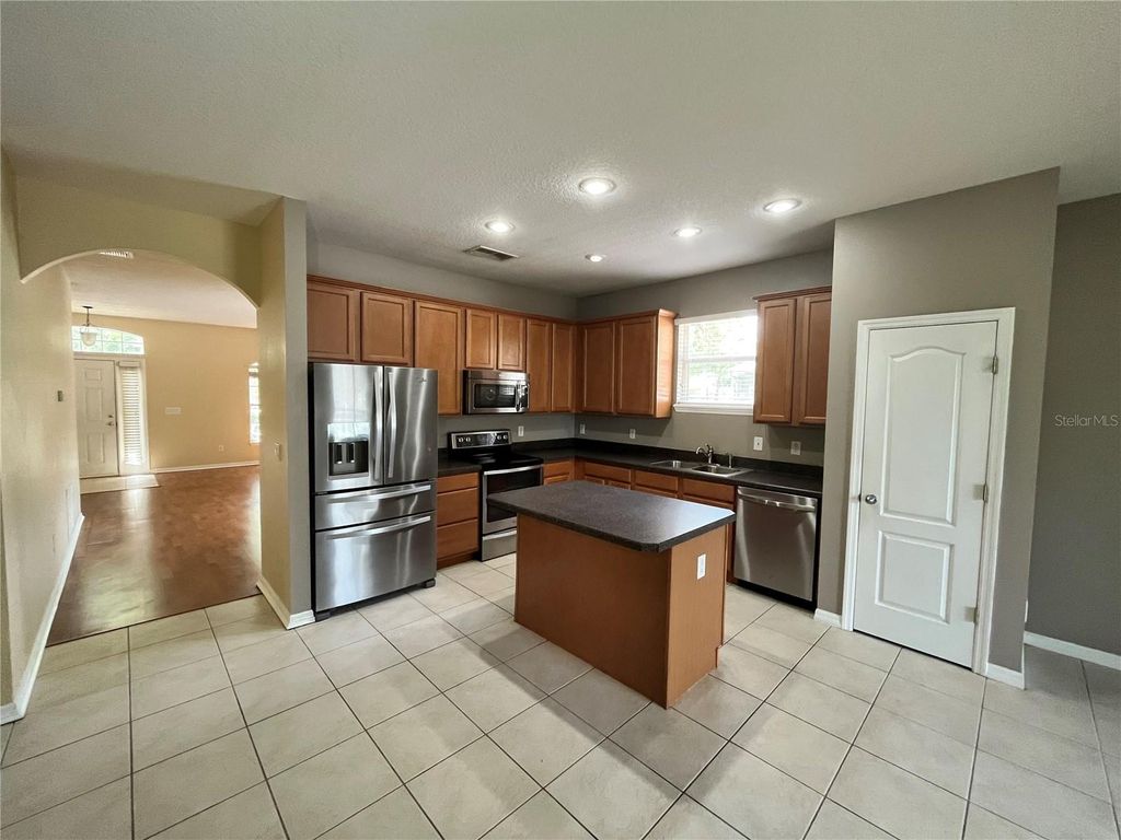 Photo of 919 Magnolia Blossom Court, Apopka, FL 32712 (MLS # O6393738)