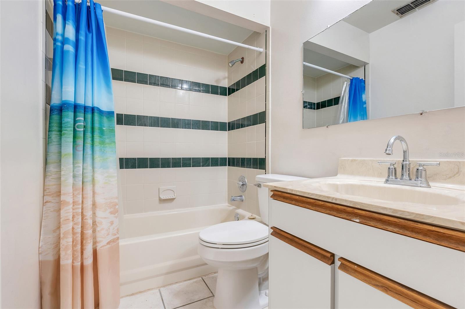 CLUB VILLAS AT WIMBLEDON PARK PH 02 - Residential Lease