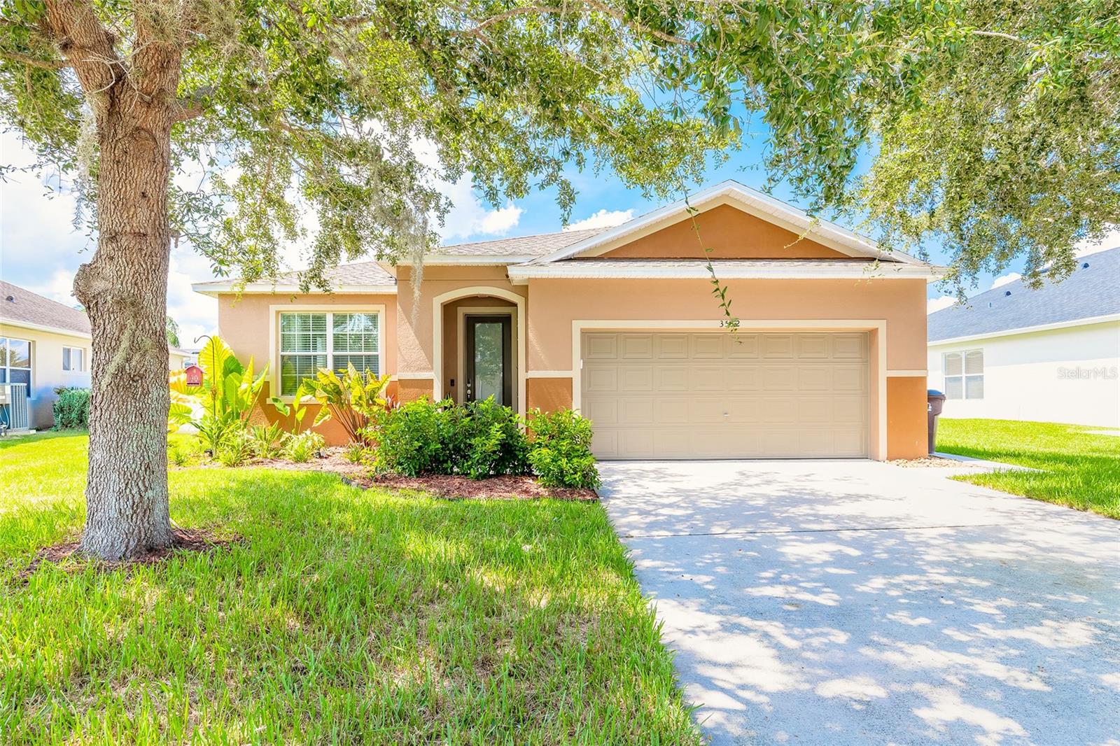 Welcome home to this beautifully updated 3 bedroom, 2 bath home with an additional Flex room. This charming home has a spacious two car garage, perfectly situated in a quiet and friendly neighborhood. Featuring a bright and open floor plan, this home boast stylish updates throughout, including modern luxury vinyl plank flooring throughout, fresh paint, and beautiful updated light fixtures. The kitchen offers ample cabinet space, Beautiful quartz countertops, and opens seamlessly to the dining and living areas, perfect for entertaining. The primary suite includes its own private primary bath with a beautiful soaking tub and separate shower. Can't forget to mention the generous primary closet space full length of room. Outside, you will enjoy the screened in lanai and patio and a well-maintained yard, fully fenced for privacy and with room to relax or garden. This property is conveniently located near shopping, restaurants, and ALL the amenities and close to the theme parks.
Priced to sell so don't miss out on this beauty!!