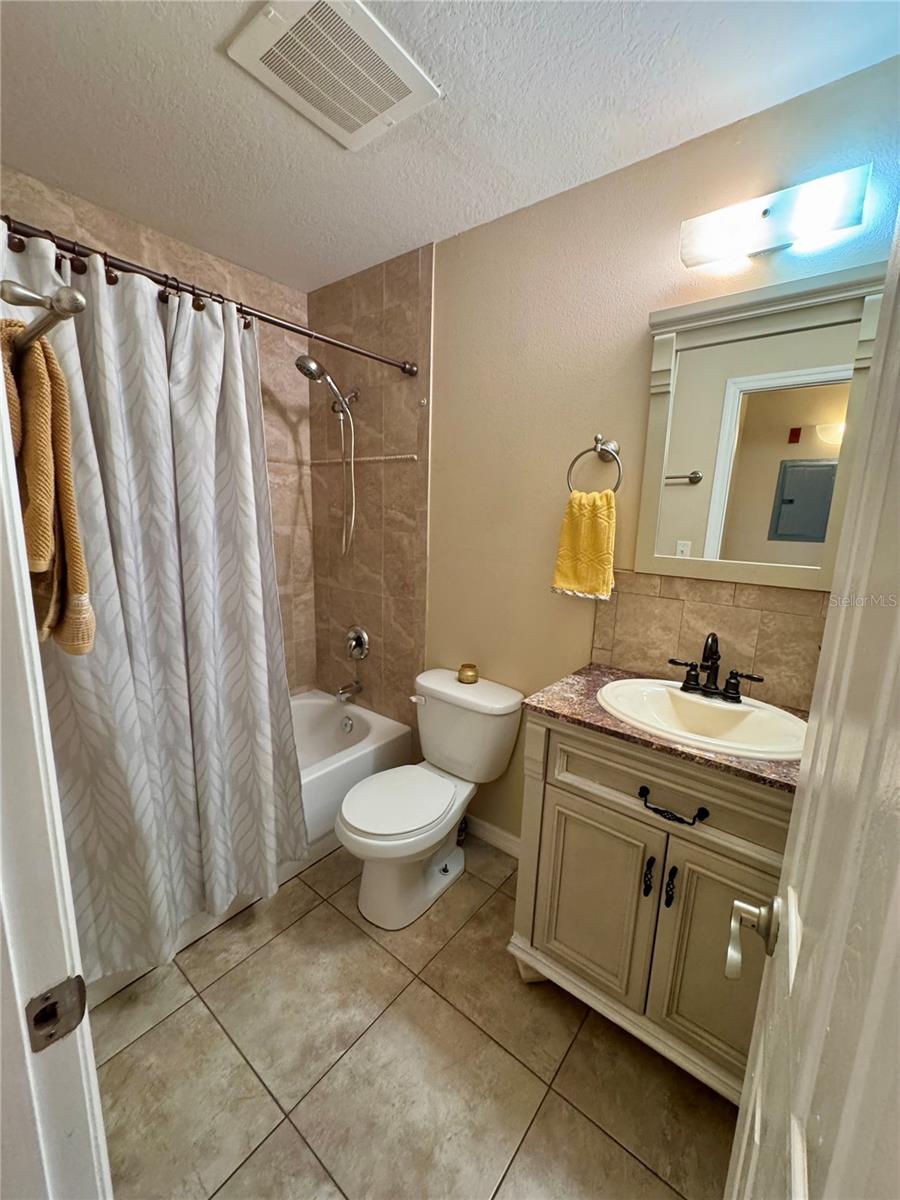 TOWN APTS CONDO - Residential Lease