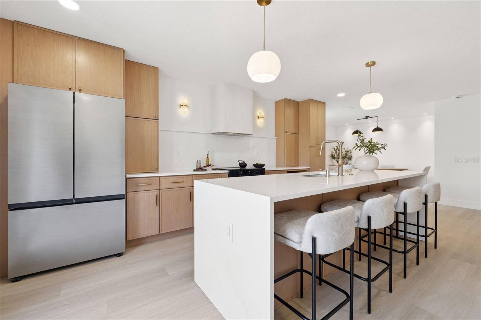 1052 CONCORD DRIVE W