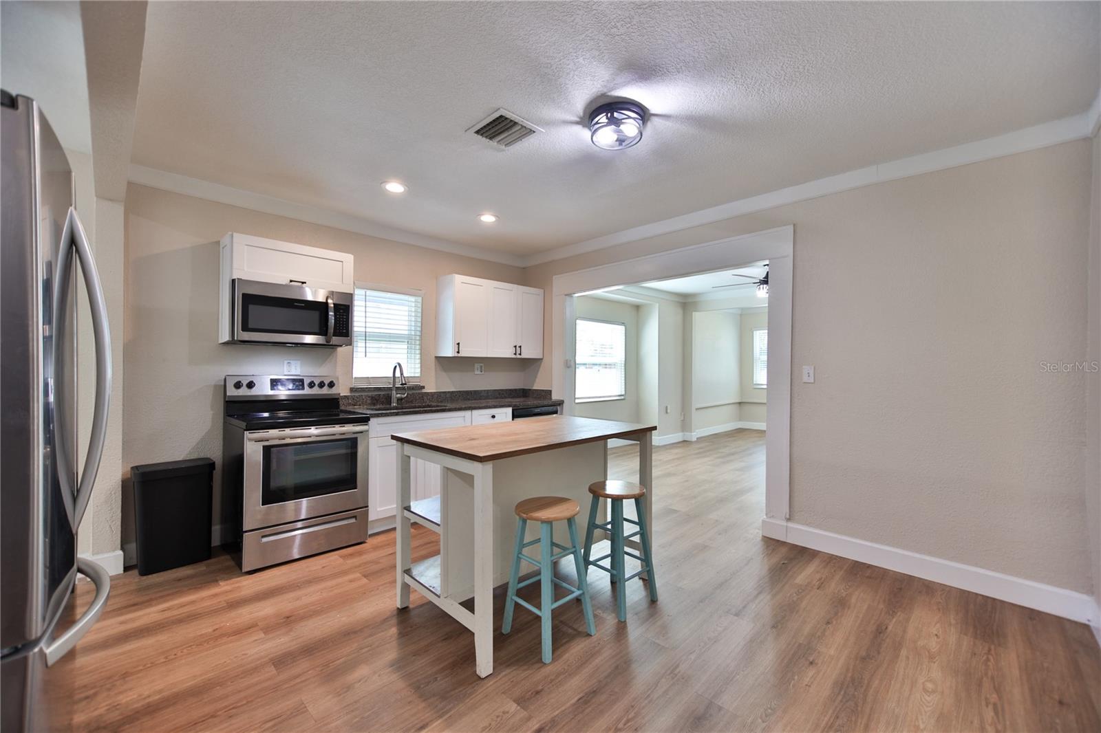 BAYOU VIEW - Residential Lease