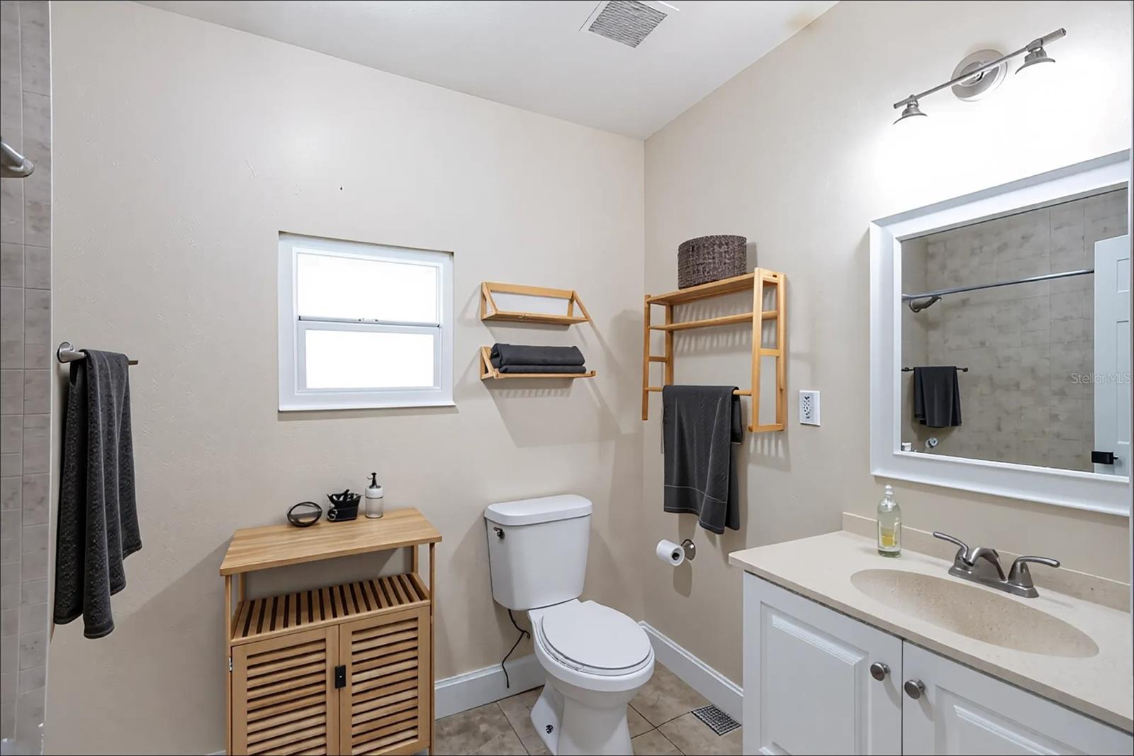 BAYOU VIEW - Residential Lease