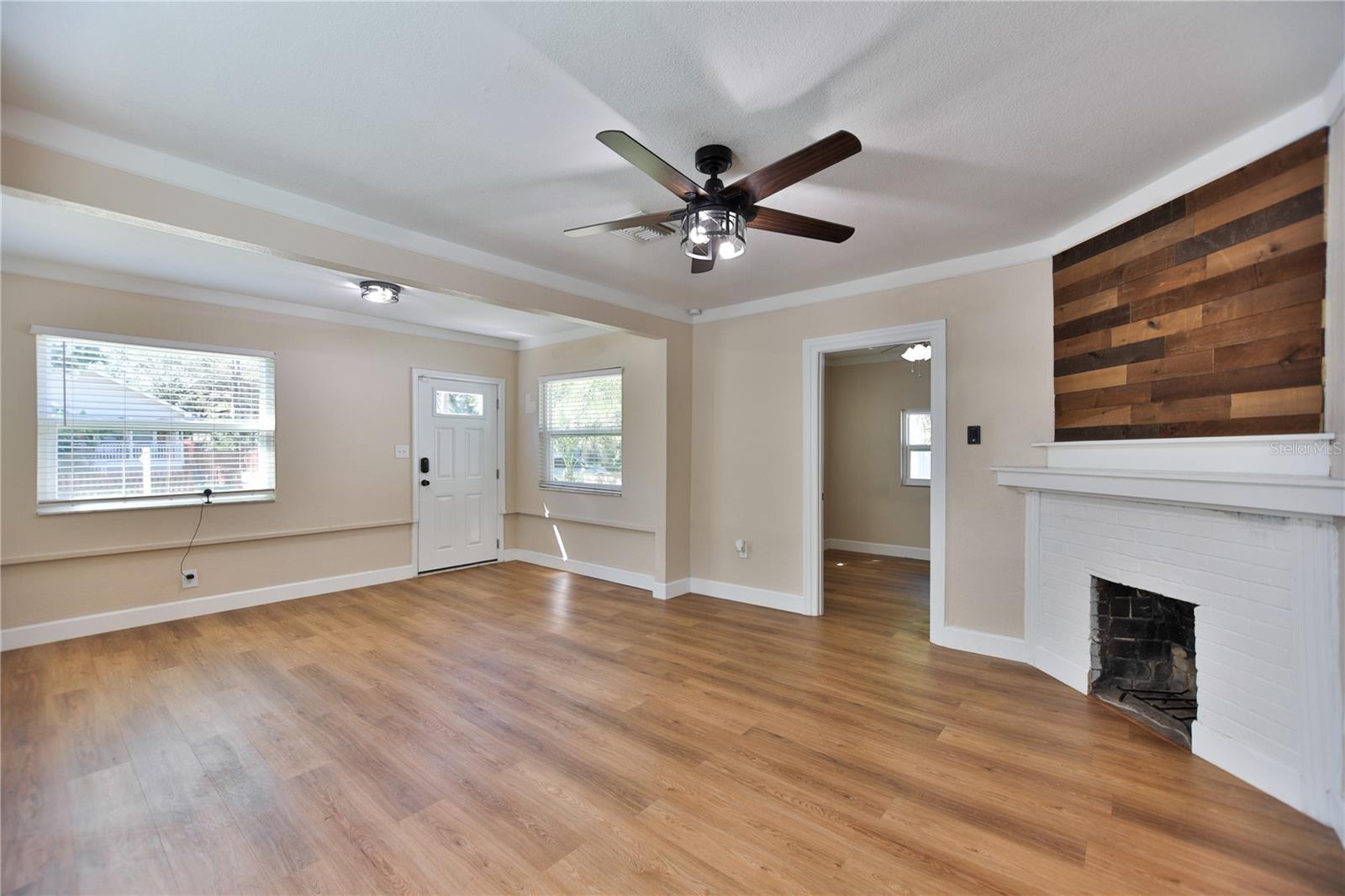 BAYOU VIEW - Residential Lease