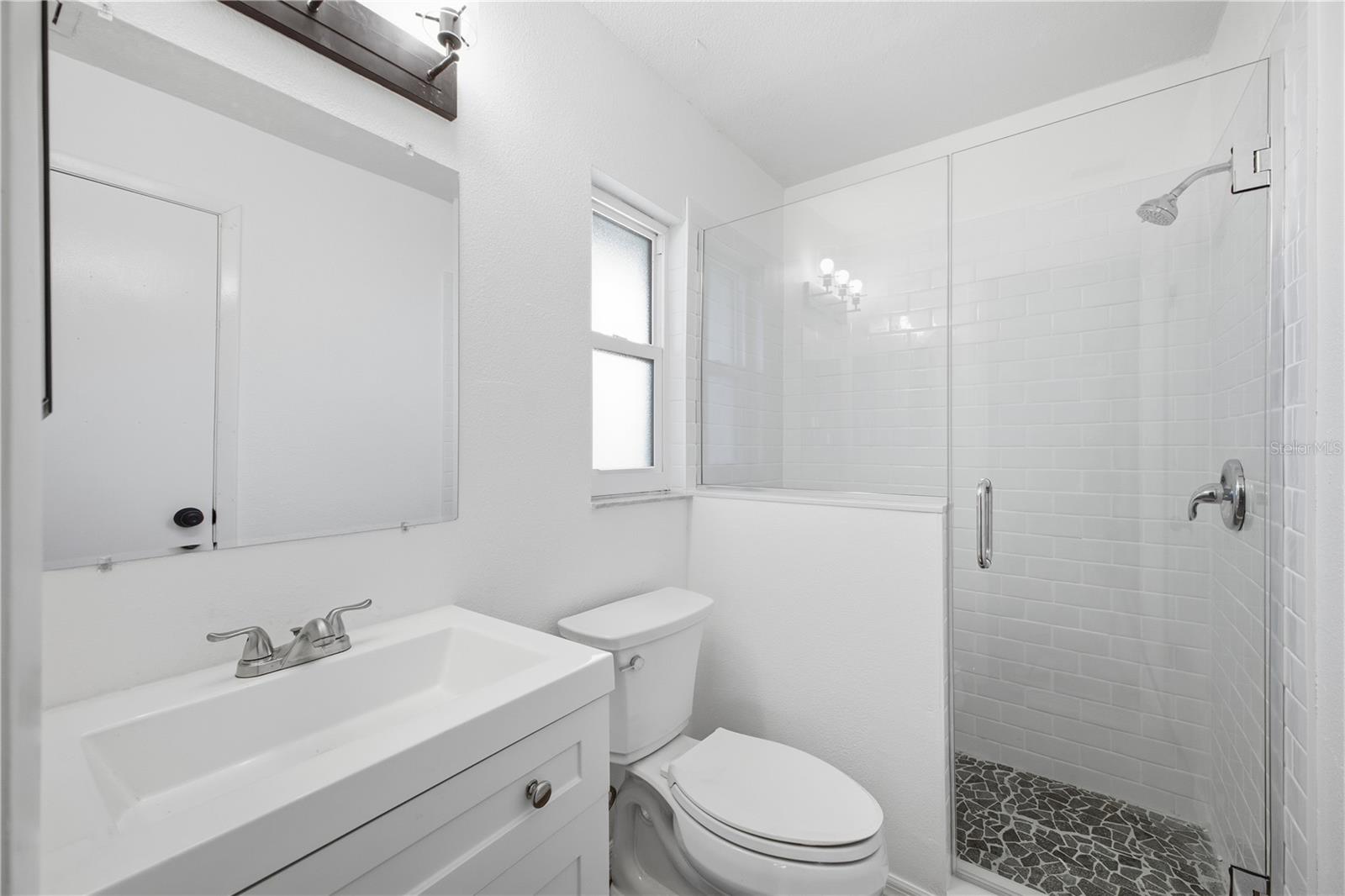 SECLUDED ACRES - Residential Income