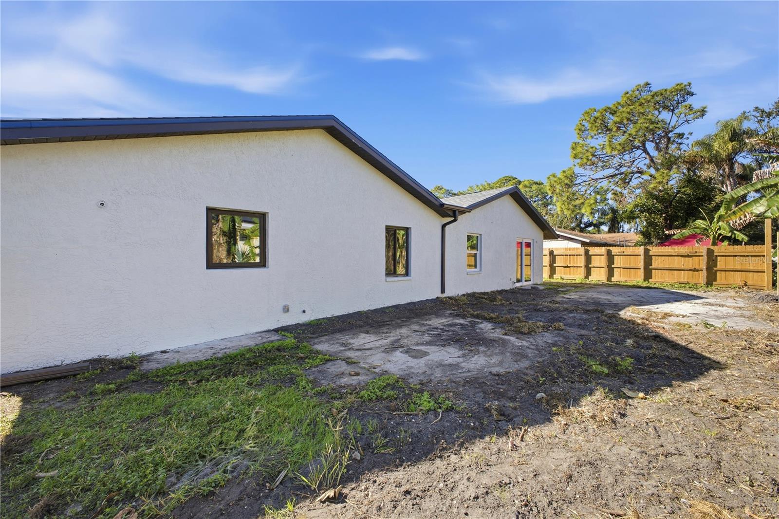 SECLUDED ACRES - Residential Income