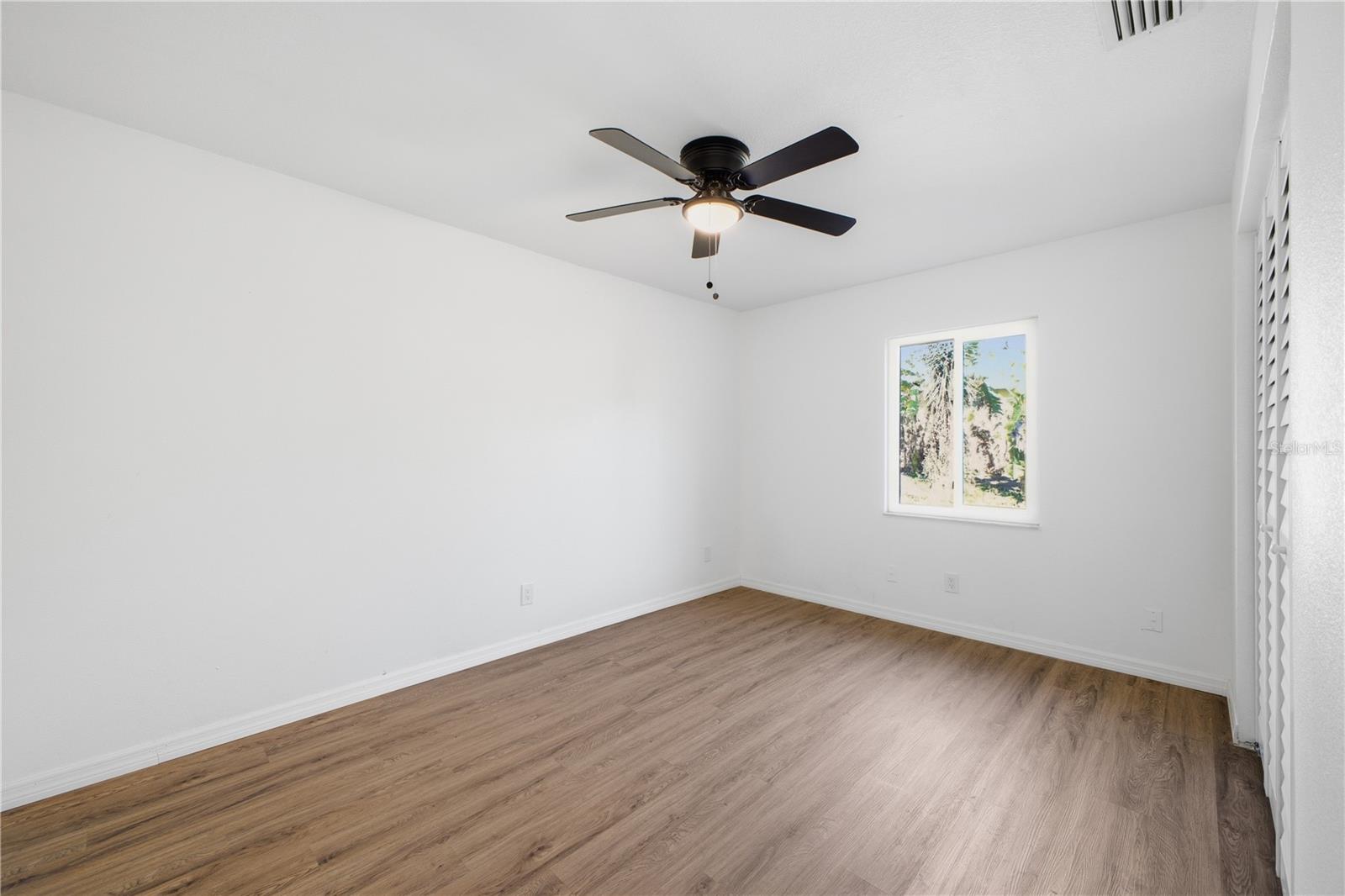 SECLUDED ACRES - Residential Income