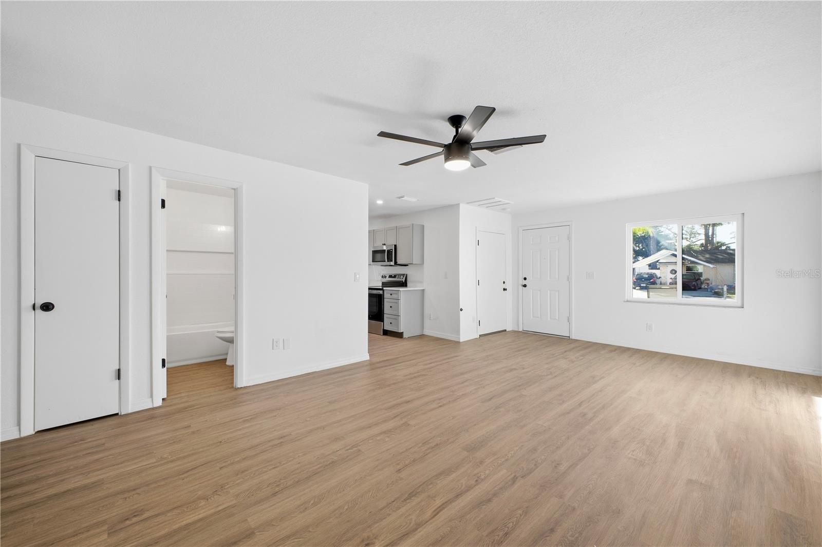 SECLUDED ACRES - Residential Income