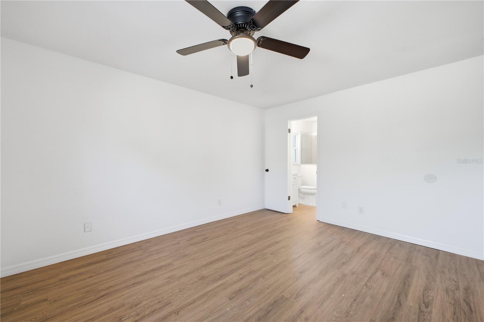 SECLUDED ACRES - Residential Income