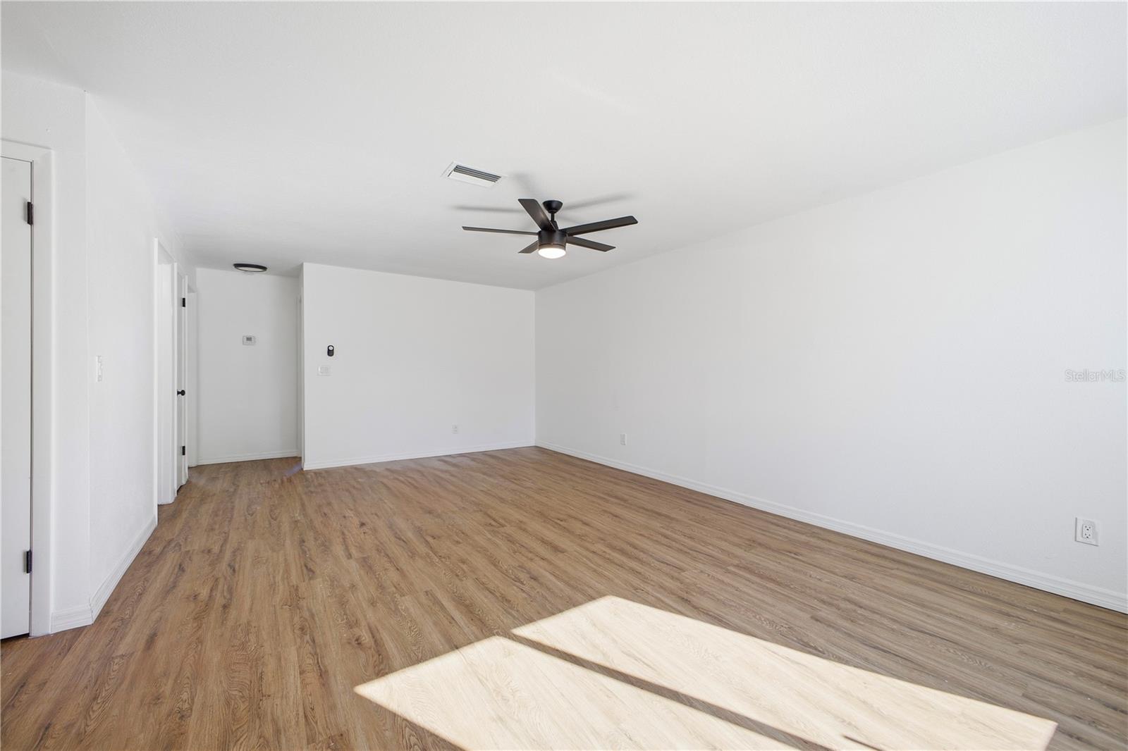 SECLUDED ACRES - Residential Income