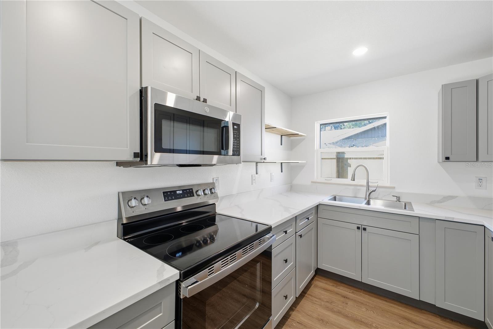 SECLUDED ACRES - Residential Income