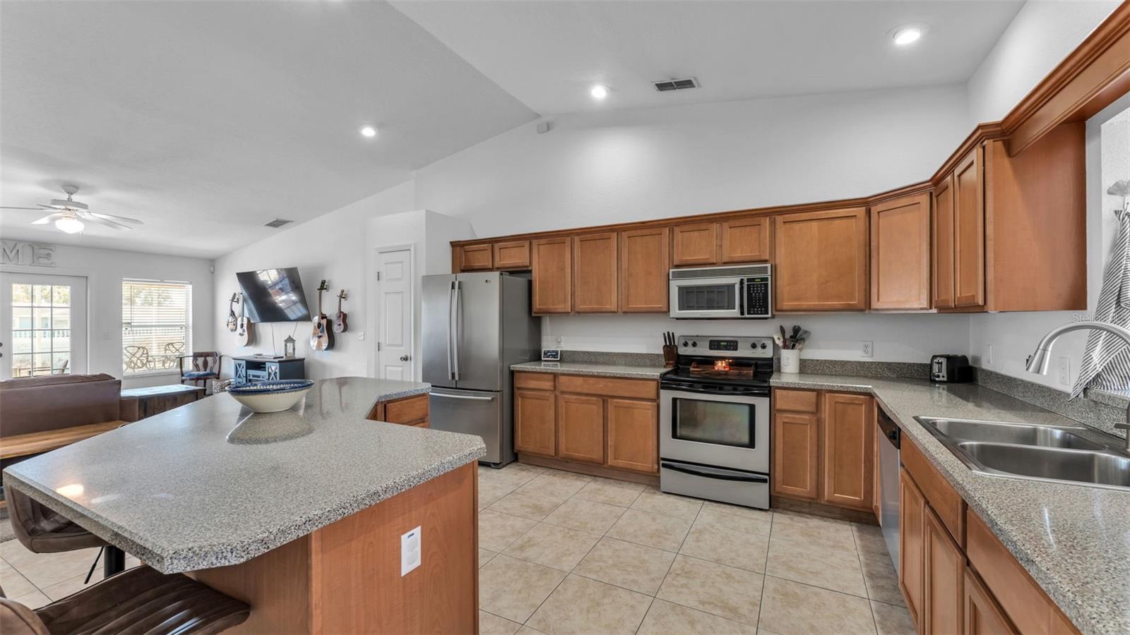MISSION HILLS - Residential