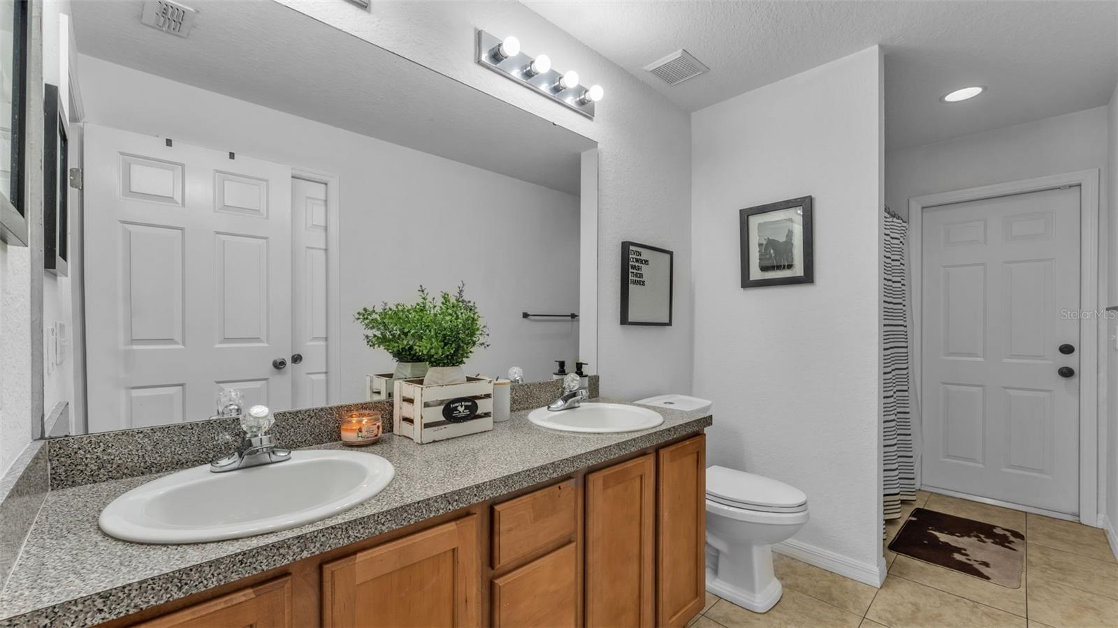 MISSION HILLS - Residential