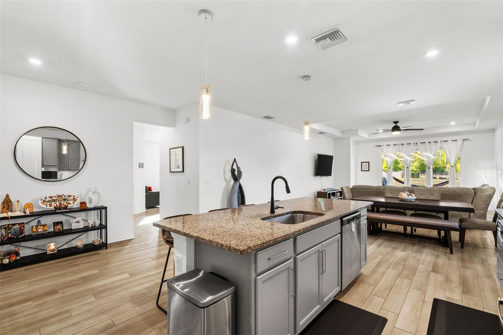 LAKESIDE PH 3 - Residential