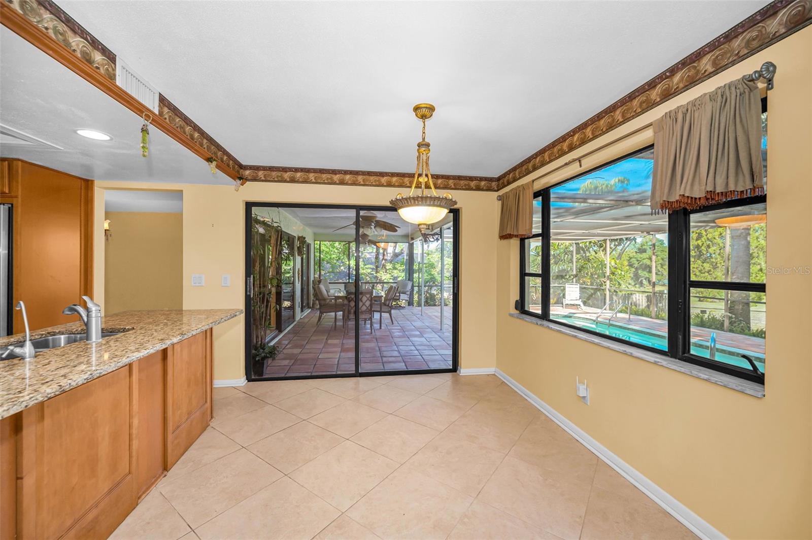 WESTLAKE VILLAGE PART REP OF BLK 8 - Residential