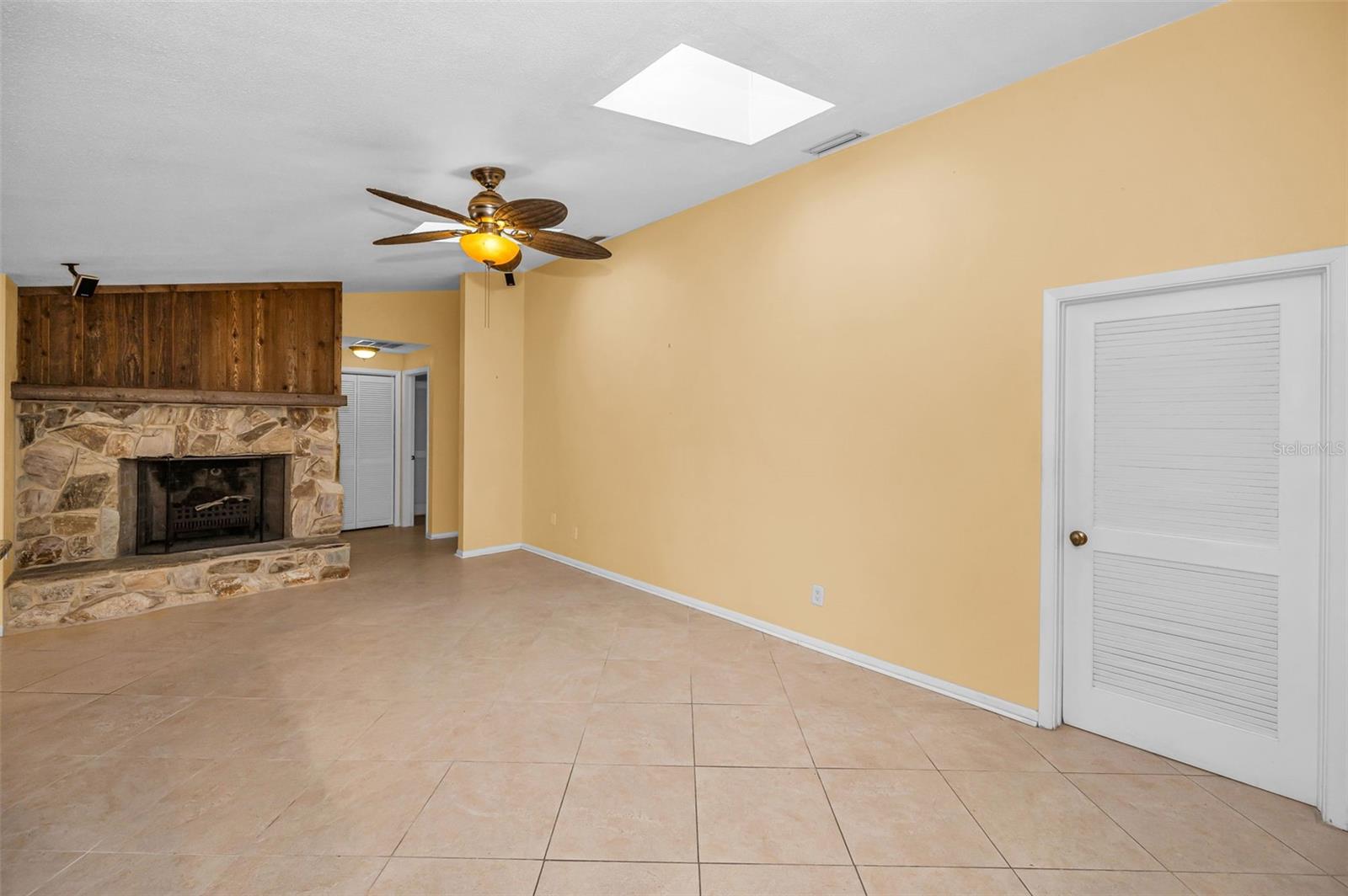 WESTLAKE VILLAGE PART REP OF BLK 8 - Residential