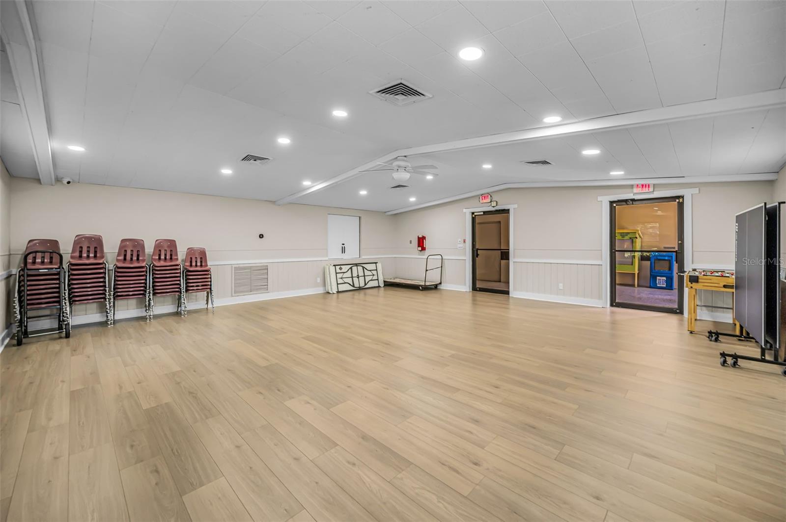 WESTLAKE VILLAGE PART REP OF BLK 8 - Residential