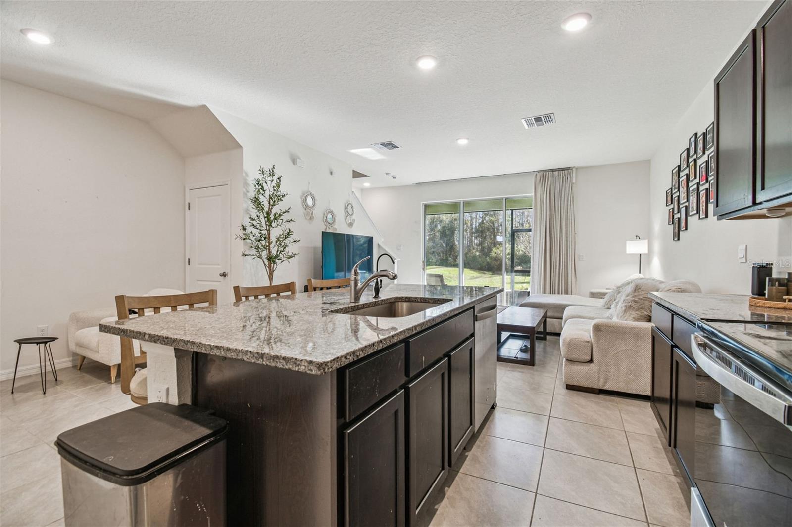 ANGELINE - Residential Lease