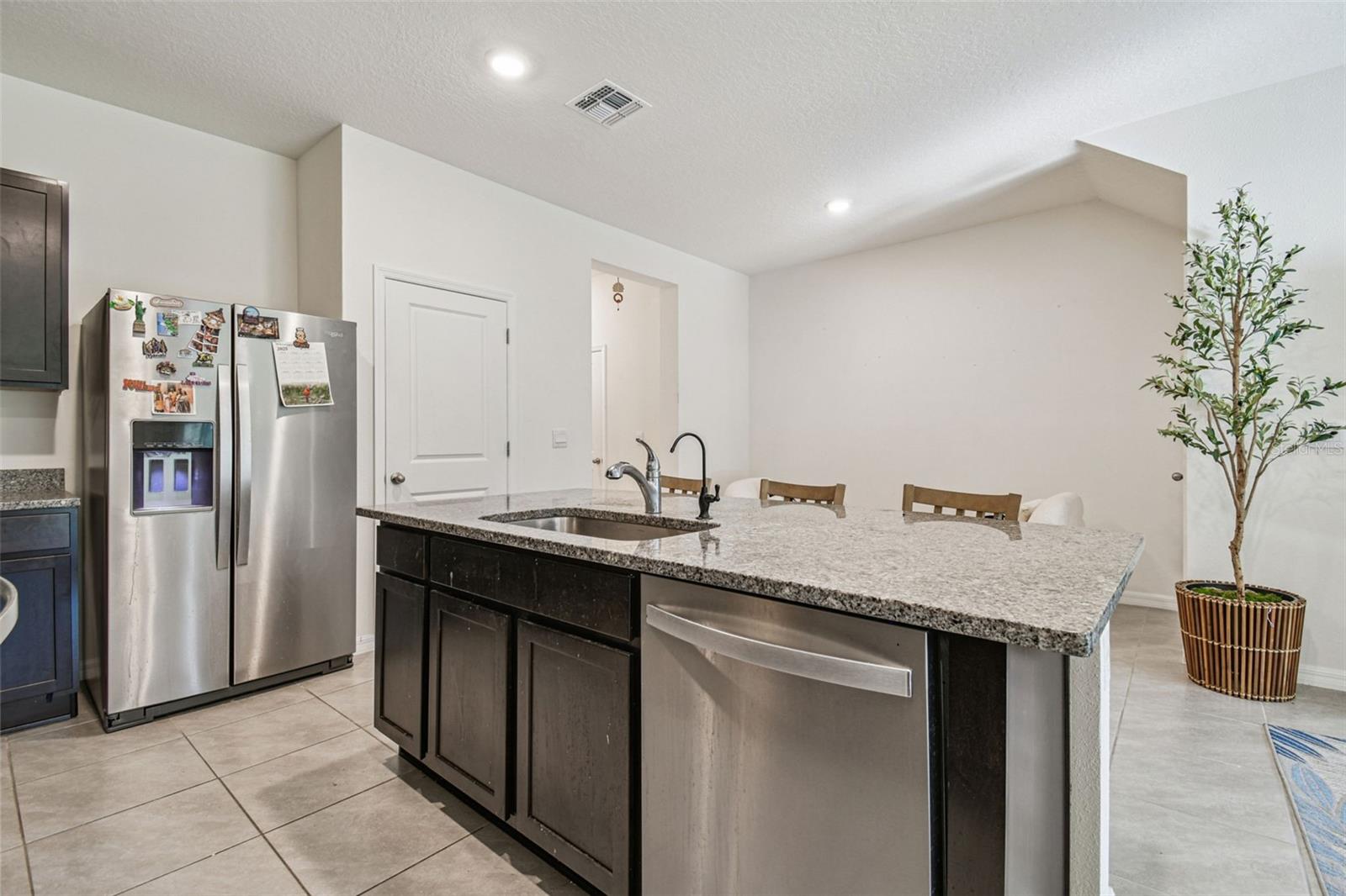 ANGELINE - Residential Lease