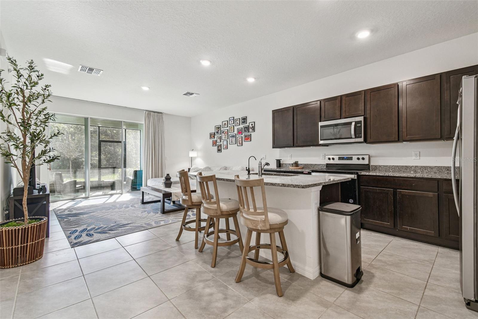 ANGELINE - Residential Lease