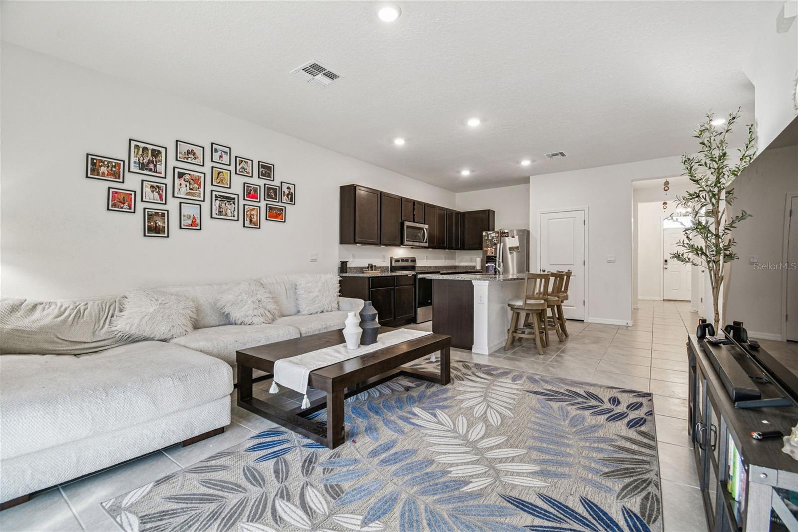 ANGELINE - Residential Lease