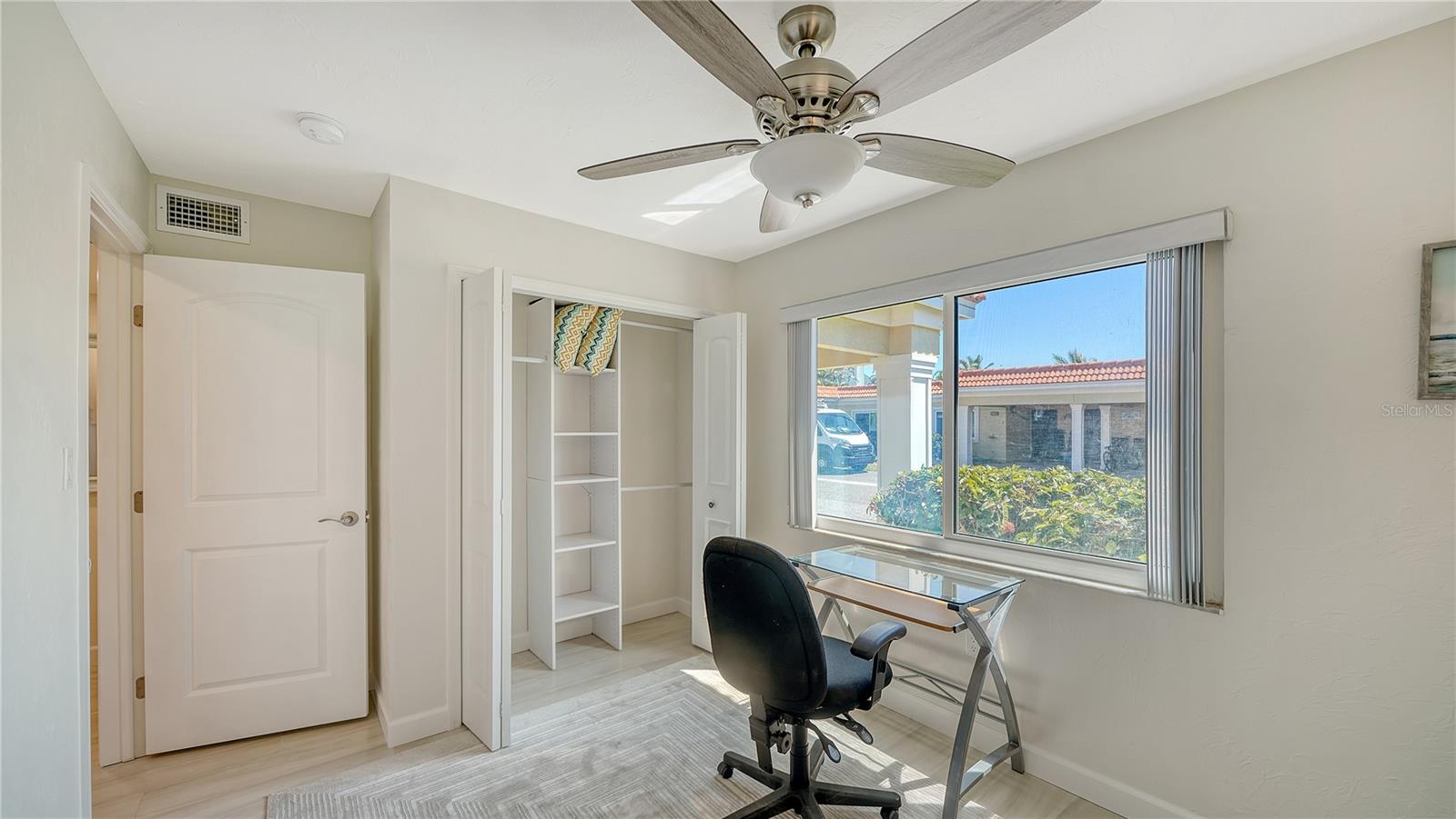 WINDWARD BAY AMD - Residential Lease