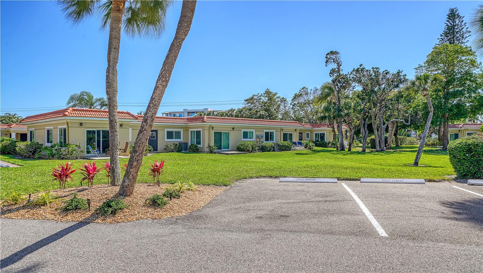 WINDWARD BAY AMD - Residential Lease