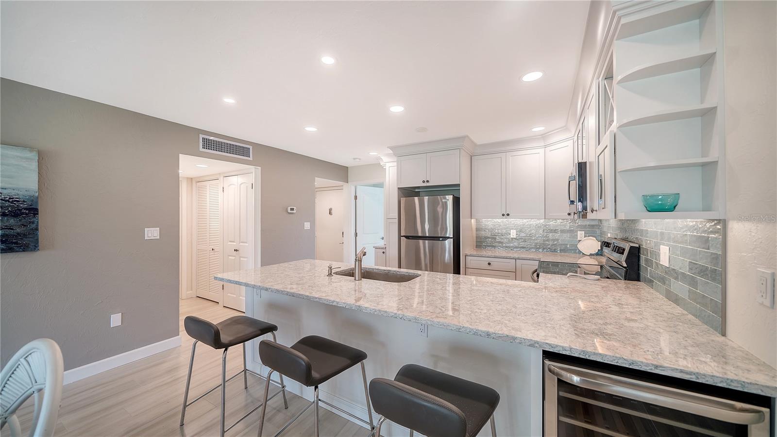 WINDWARD BAY AMD - Residential Lease